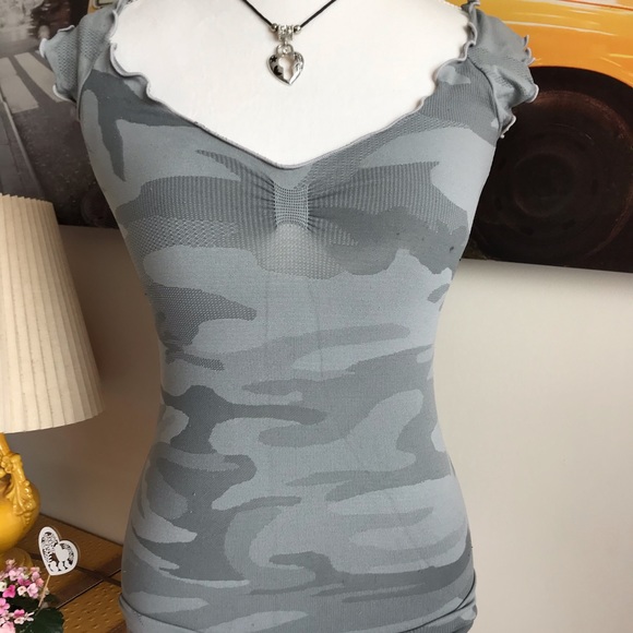 725 Original Camo tank - Picture 2 of 11
